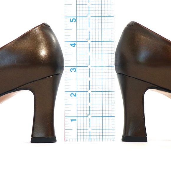 Vintage mid-heel Amalfi 'Vania' pumps in Old Gold - Picture 7 of 13